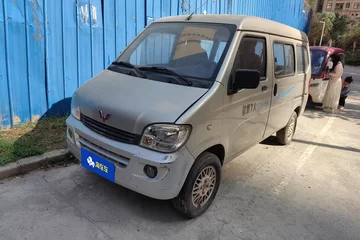 2013款 1.0L 手动  实用型 7座